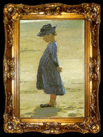 framed  Peter Severin Kroyer en lille pice staende pa skagens strand, ta009-2